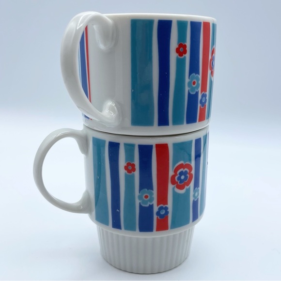 Vintage 70s Stacking Cups Red Blue White Stripes Floral - Picture 4 of 13